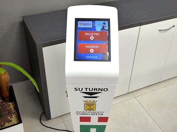 Kiosco interactivo Táctil – 10 Pulgadas con PC Incorporado