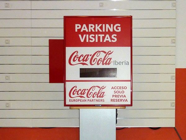 Letreros para se帽alizacion de aparcamientos retroiluminados