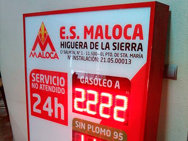 Letreros indicadores de precios de combustible