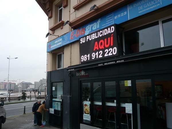 Rótulo de Publicidad en A Coruña – Modelo P10mm – Dimensiones: 240 x 128 cm